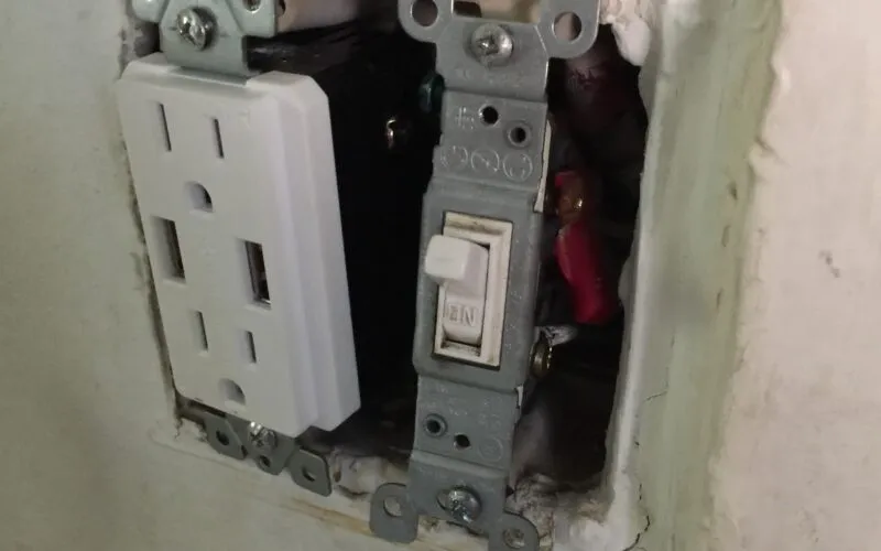 Podłącz podwójny włącznik 3 przewody - bezpieczna instalacja