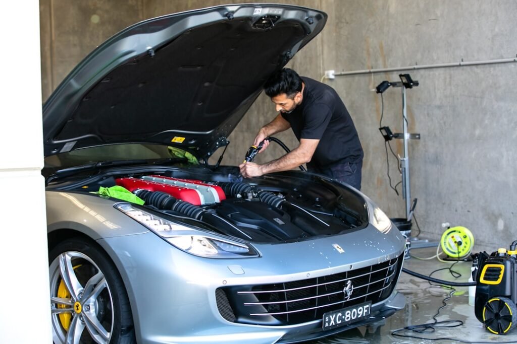Jak Podłączyć Prostownik Do Akumulatora 12V – Bezpieczny Instruktaż Krok Po Kroku