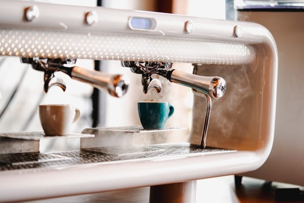 Ekspresy ciśnieniowe – przegląd systemów od AeroPress do klasycznych. Który dla kogo?