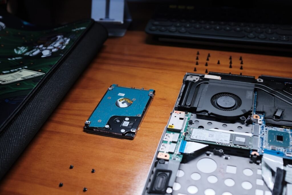 Jak Podłączyć Dysk HDD Do Laptopa – Prosty Poradnik Krok Po Kroku