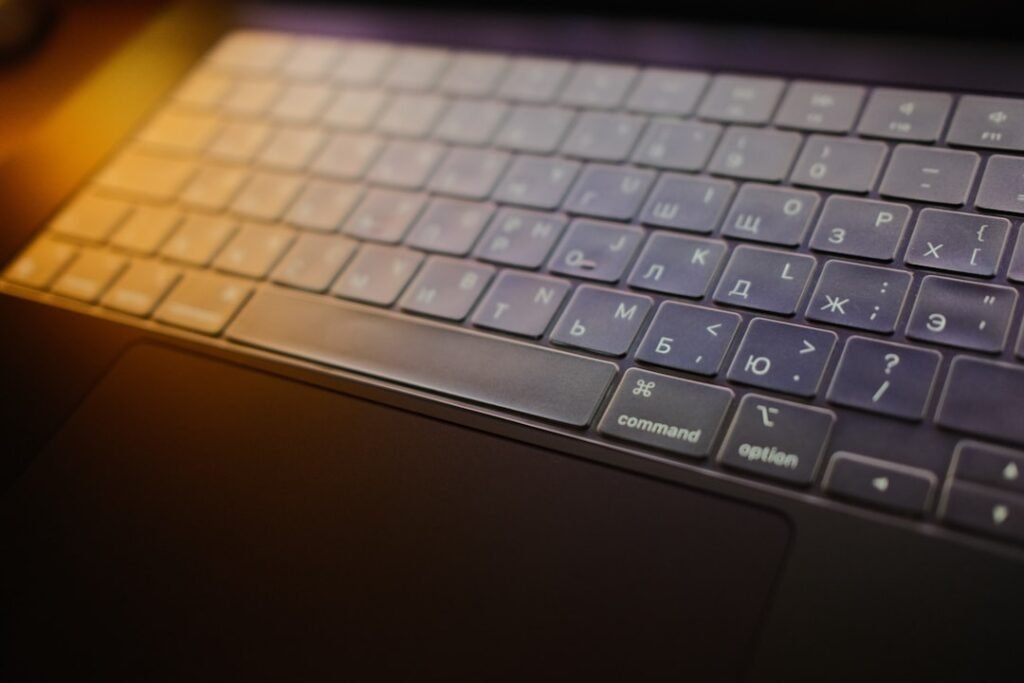Jak Podłączyć Monitor Do Laptopa – Prosty Poradnik Krok Po Kroku