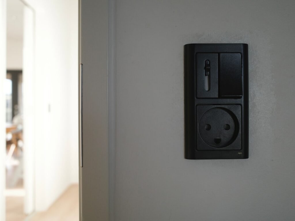 Jak Podłączyć Gniazdko Elektryczne Szeregowo – Bezpieczny Poradnik Krok Po Kroku