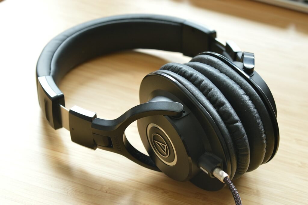 Co to jest Spatial Audio i jak działa w słuchawkach Apple, Sony i Samsung? Testy immersji i kompatybilności