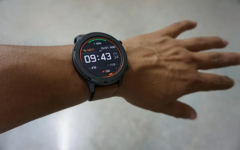 Pierwszy smartwatch w 2026 - porównanie systemów i funkcji