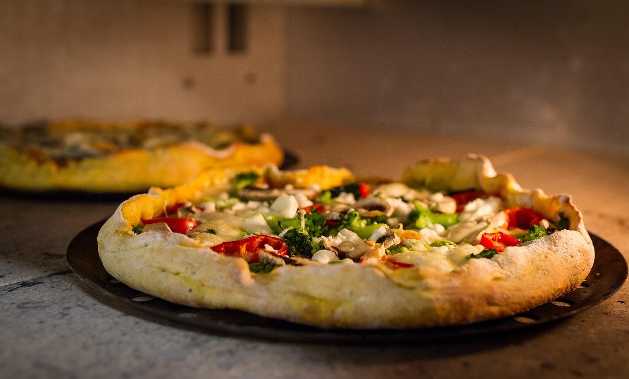 pizza, oven, restaurant, meal, yummy, italian, food, having lunch, dinner, food photography, tasty, pizzeria, nourishment