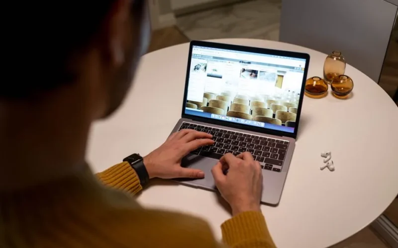 MacBook Air M3 po roku - czy w 2026 wciąż opłaca się go kupić?